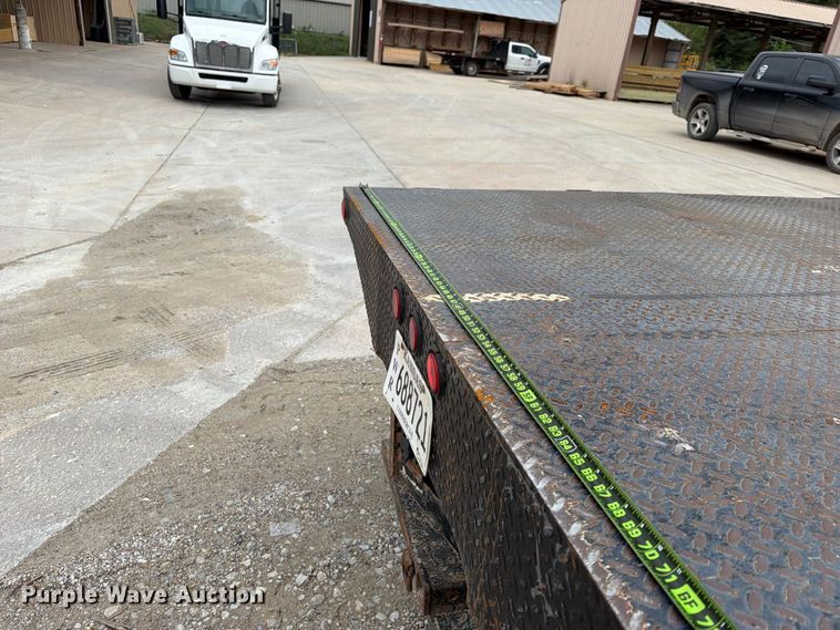 image for item FN2626 2012 Dodge  Ram 3500 flatbed pickup truck
