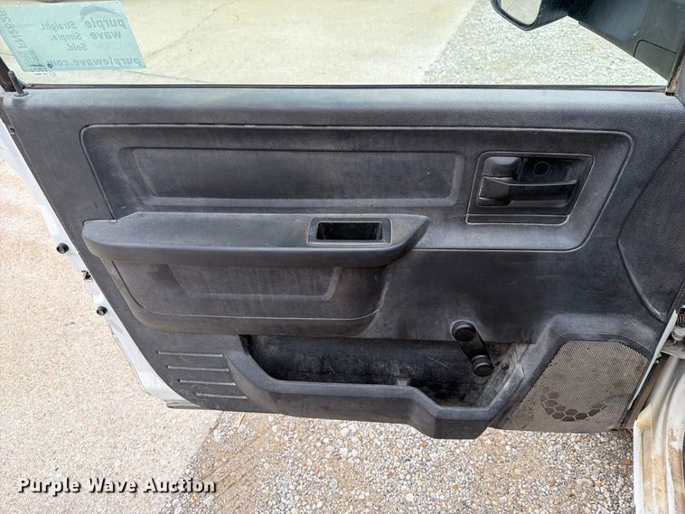 image for item FN2626 2012 Dodge  Ram 3500 flatbed pickup truck