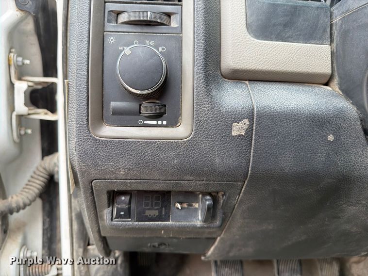 image for item FN2626 2012 Dodge  Ram 3500 flatbed pickup truck