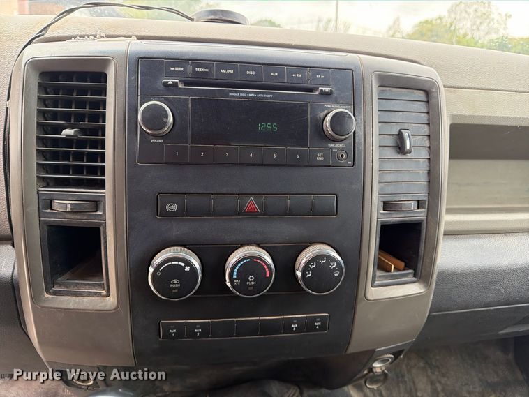 image for item FN2626 2012 Dodge  Ram 3500 flatbed pickup truck