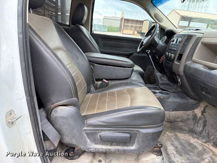 image for item FN2626 2012 Dodge  Ram 3500 flatbed pickup truck