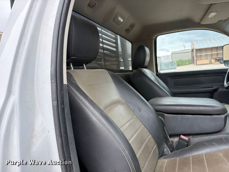 image for item FN2626 2012 Dodge  Ram 3500 flatbed pickup truck