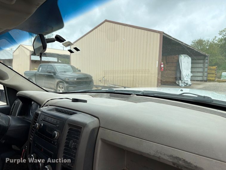 image for item FN2626 2012 Dodge  Ram 3500 flatbed pickup truck