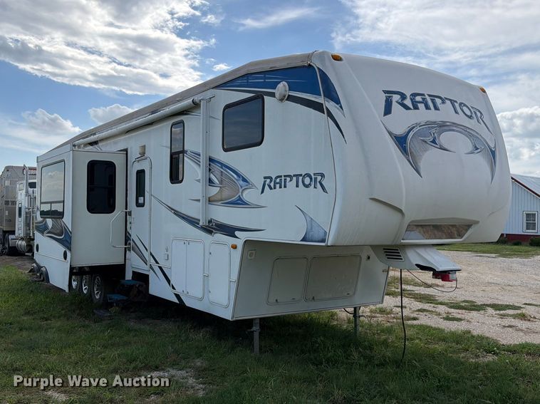 image for item FN5860 2010 Keystone RP3912LEV10 toy hauler camper