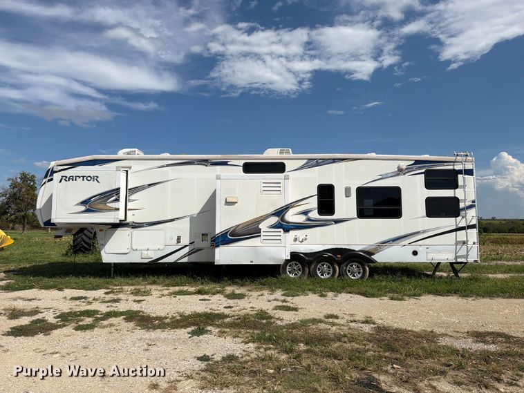 image for item FN5860 2010 Keystone RP3912LEV10 toy hauler camper