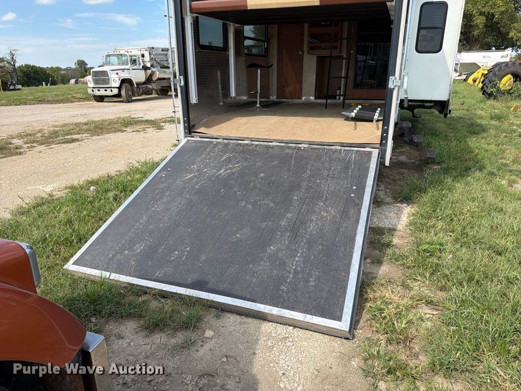 image for item FN5860 2010 Keystone RP3912LEV10 toy hauler camper