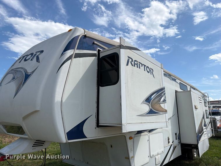 image for item FN5860 2010 Keystone RP3912LEV10 toy hauler camper