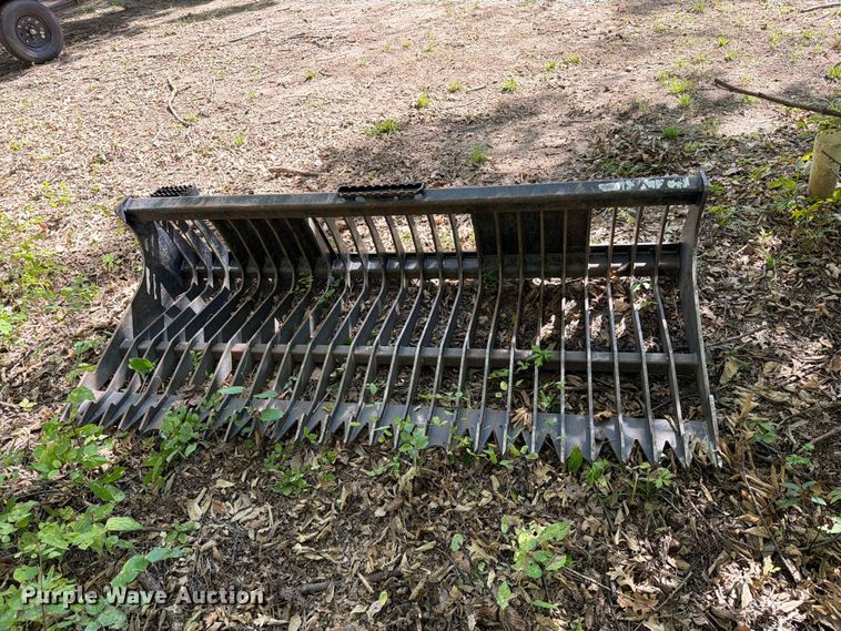 image for item FN5863 Caterpillar skid steer rock bucket