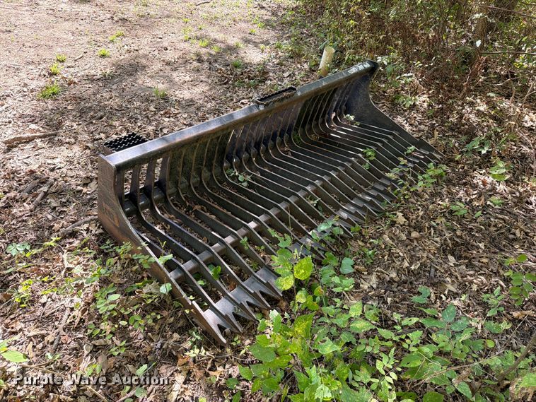 image for item FN5863 Caterpillar skid steer rock bucket
