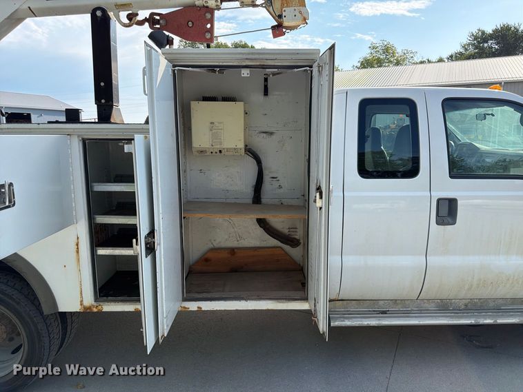 image for item FP3018 2008 Ford F550 Super Duty Ext. Cab utility / service truck