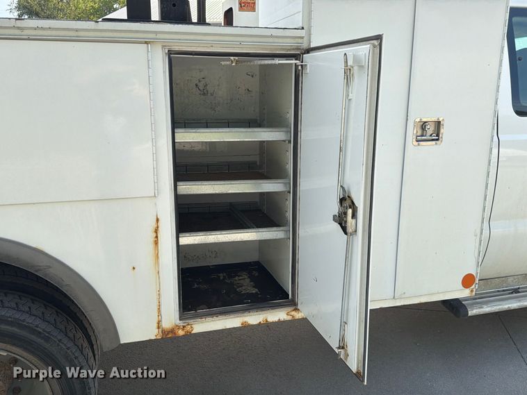 image for item FP3018 2008 Ford F550 Super Duty Ext. Cab utility / service truck