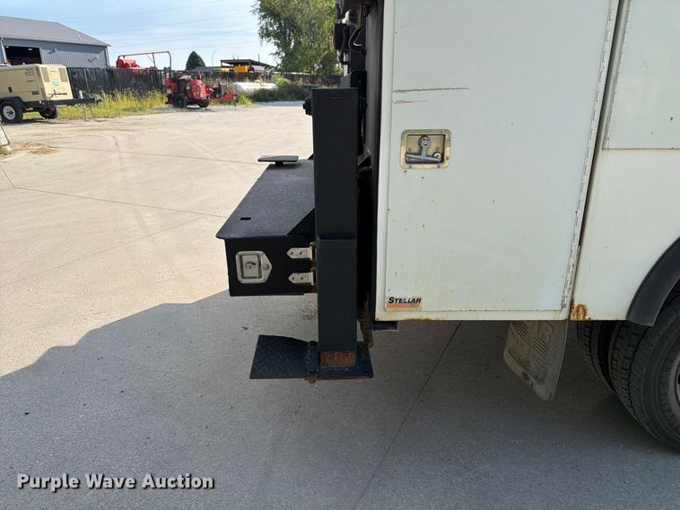 image for item FP3018 2008 Ford F550 Super Duty Ext. Cab utility / service truck