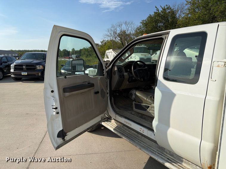 image for item FP3018 2008 Ford F550 Super Duty Ext. Cab utility / service truck