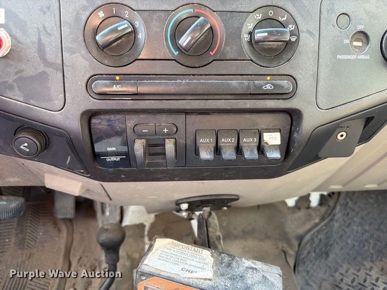 image for item FP3018 2008 Ford F550 Super Duty Ext. Cab utility / service truck