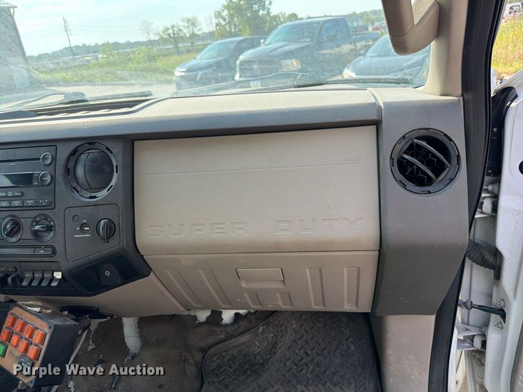 image for item FP3018 2008 Ford F550 Super Duty Ext. Cab utility / service truck