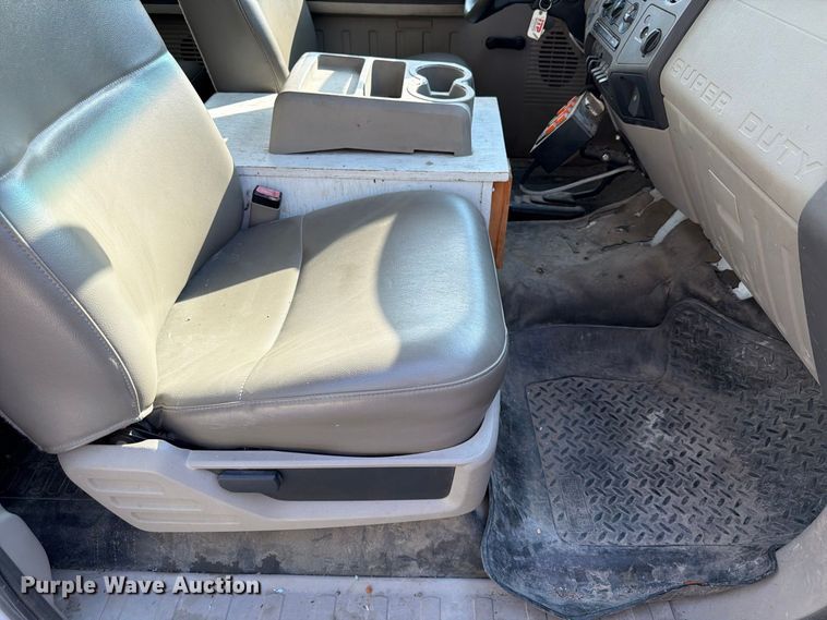 image for item FP3018 2008 Ford F550 Super Duty Ext. Cab utility / service truck