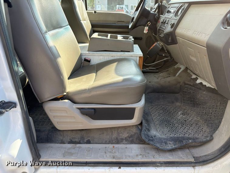 image for item FP3018 2008 Ford F550 Super Duty Ext. Cab utility / service truck