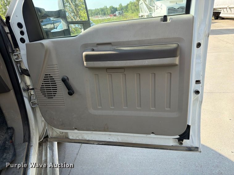 image for item FP3018 2008 Ford F550 Super Duty Ext. Cab utility / service truck