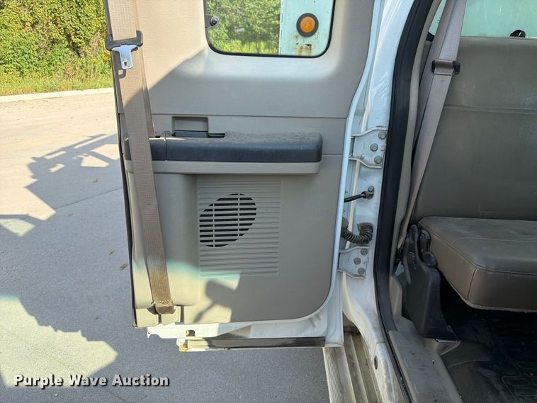 image for item FP3018 2008 Ford F550 Super Duty Ext. Cab utility / service truck
