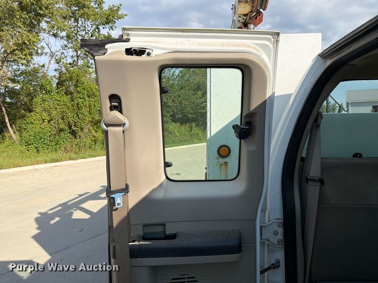 image for item FP3018 2008 Ford F550 Super Duty Ext. Cab utility / service truck