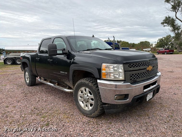 image for item FP3096 2013 Chevrolet Silverado 2500HD Crew Cab pickup truck