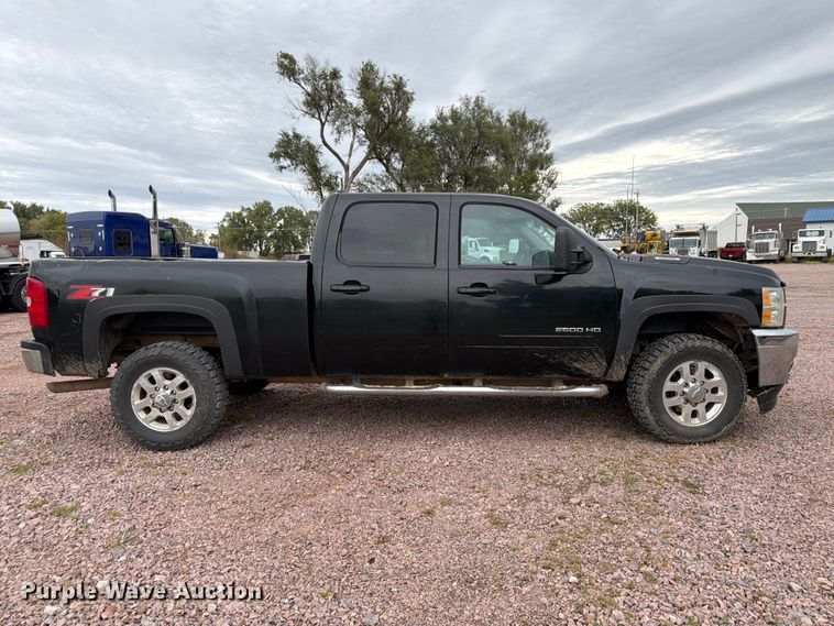 image for item FP3096 2013 Chevrolet Silverado 2500HD Crew Cab pickup truck