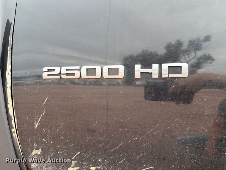 image for item FP3096 2013 Chevrolet Silverado 2500HD Crew Cab pickup truck
