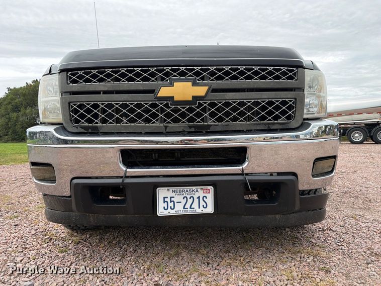 image for item FP3096 2013 Chevrolet Silverado 2500HD Crew Cab pickup truck