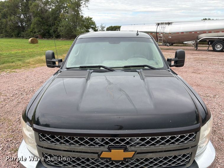 image for item FP3096 2013 Chevrolet Silverado 2500HD Crew Cab pickup truck