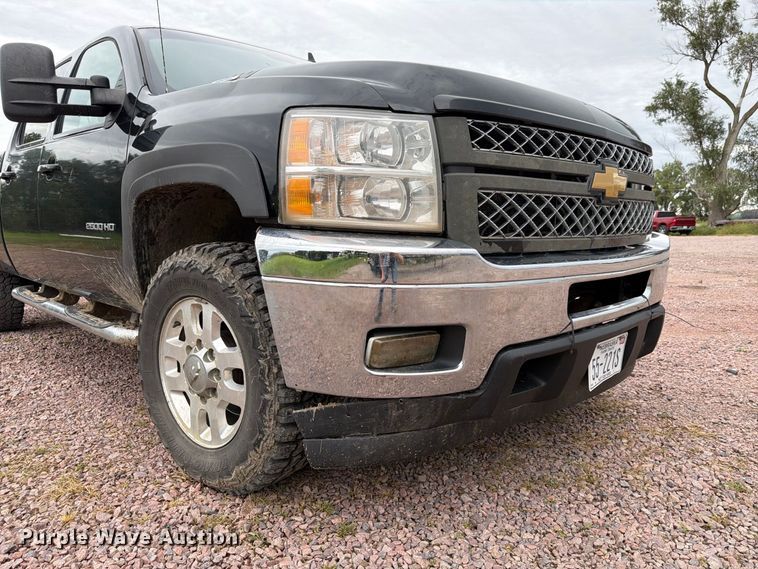 image for item FP3096 2013 Chevrolet Silverado 2500HD Crew Cab pickup truck