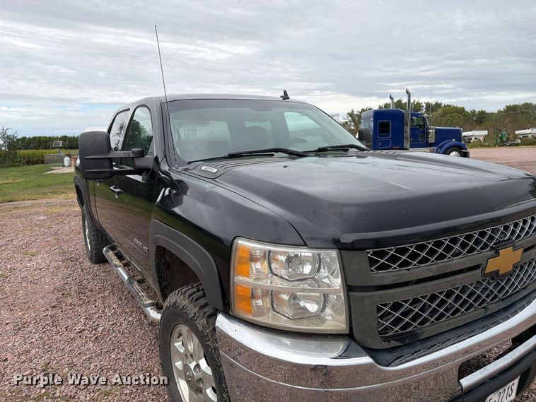 image for item FP3096 2013 Chevrolet Silverado 2500HD Crew Cab pickup truck
