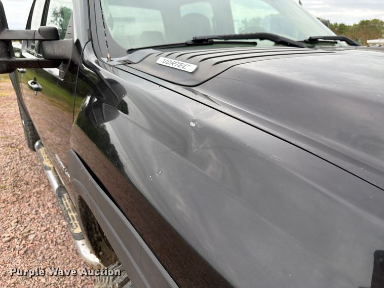 image for item FP3096 2013 Chevrolet Silverado 2500HD Crew Cab pickup truck