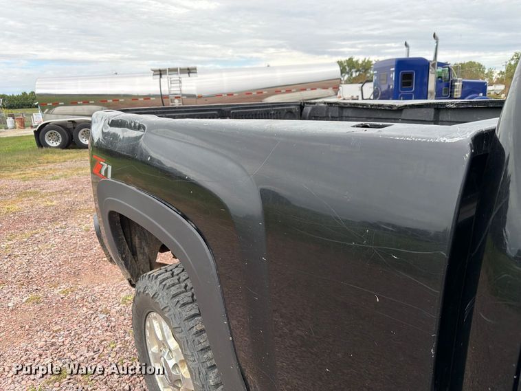 image for item FP3096 2013 Chevrolet Silverado 2500HD Crew Cab pickup truck