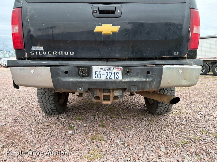 image for item FP3096 2013 Chevrolet Silverado 2500HD Crew Cab pickup truck