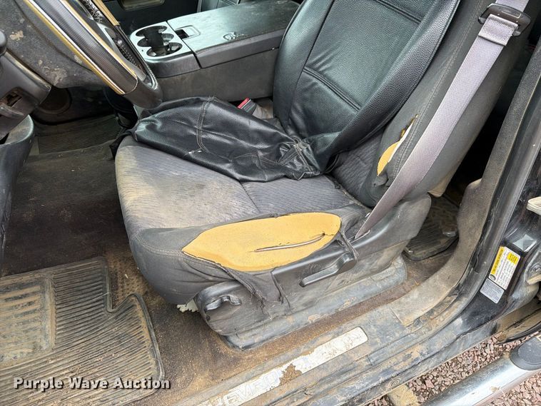 image for item FP3096 2013 Chevrolet Silverado 2500HD Crew Cab pickup truck