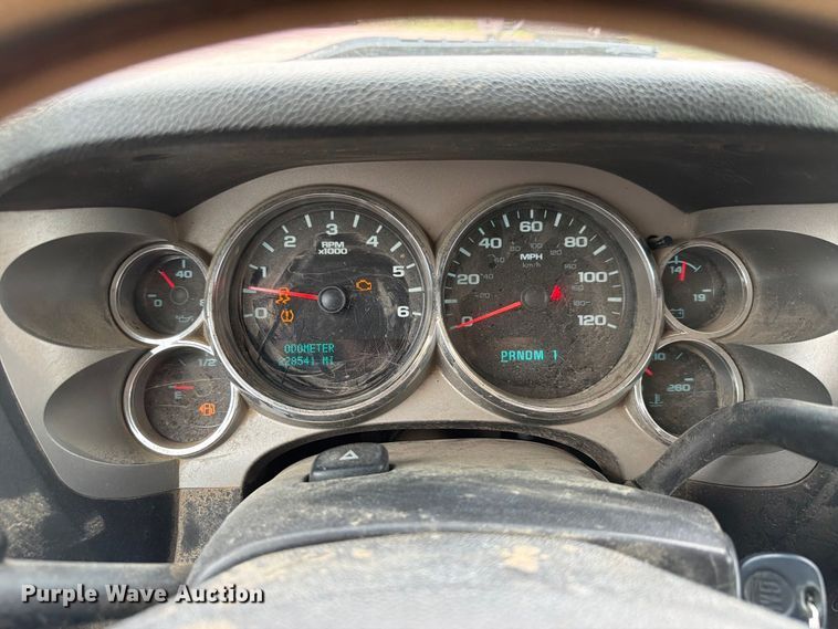 image for item FP3096 2013 Chevrolet Silverado 2500HD Crew Cab pickup truck