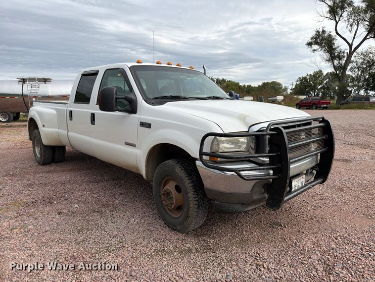 image for item FP3097 2004 Ford F350 Super Duty Crew Cab pickup truck