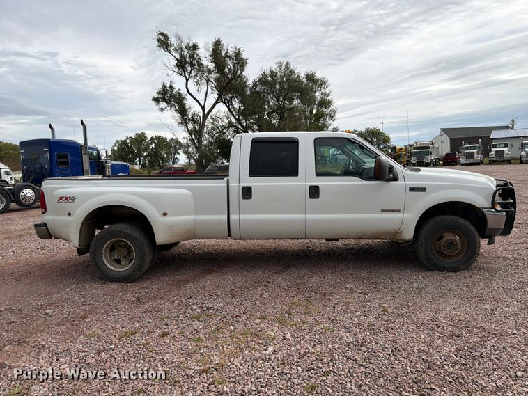 image for item FP3097 2004 Ford F350 Super Duty Crew Cab pickup truck