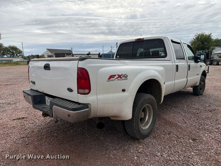 image for item FP3097 2004 Ford F350 Super Duty Crew Cab pickup truck