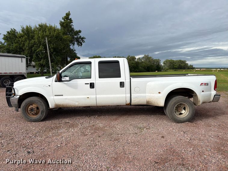 image for item FP3097 2004 Ford F350 Super Duty Crew Cab pickup truck