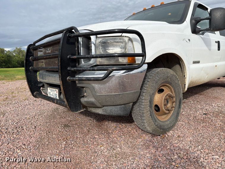 image for item FP3097 2004 Ford F350 Super Duty Crew Cab pickup truck