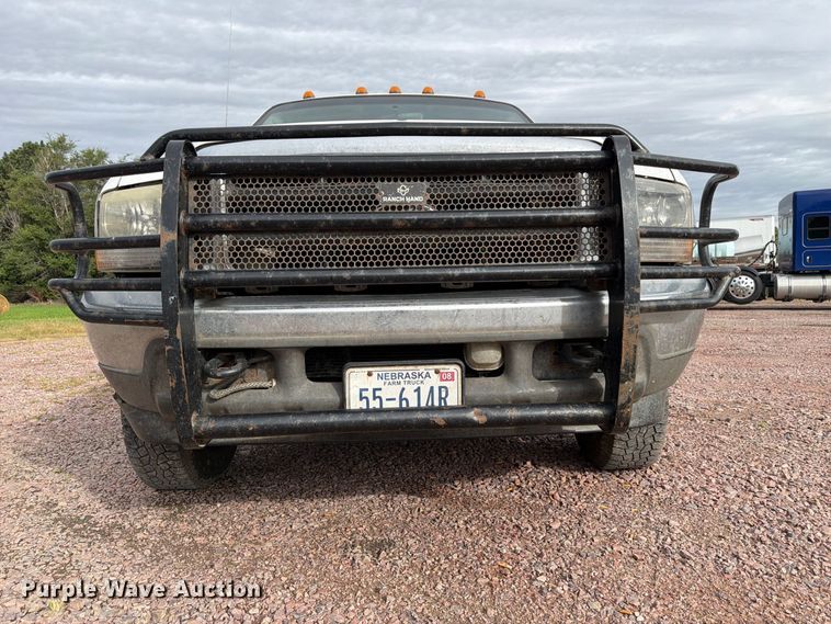 image for item FP3097 2004 Ford F350 Super Duty Crew Cab pickup truck