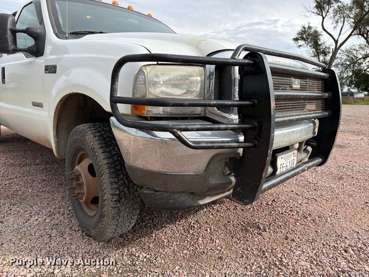 image for item FP3097 2004 Ford F350 Super Duty Crew Cab pickup truck