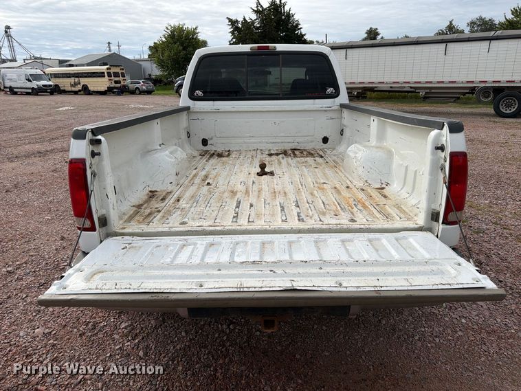 image for item FP3097 2004 Ford F350 Super Duty Crew Cab pickup truck
