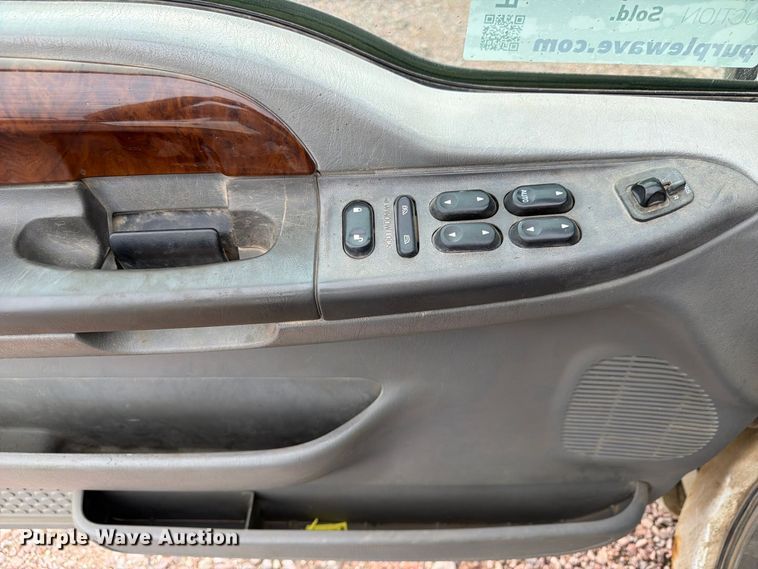 image for item FP3097 2004 Ford F350 Super Duty Crew Cab pickup truck