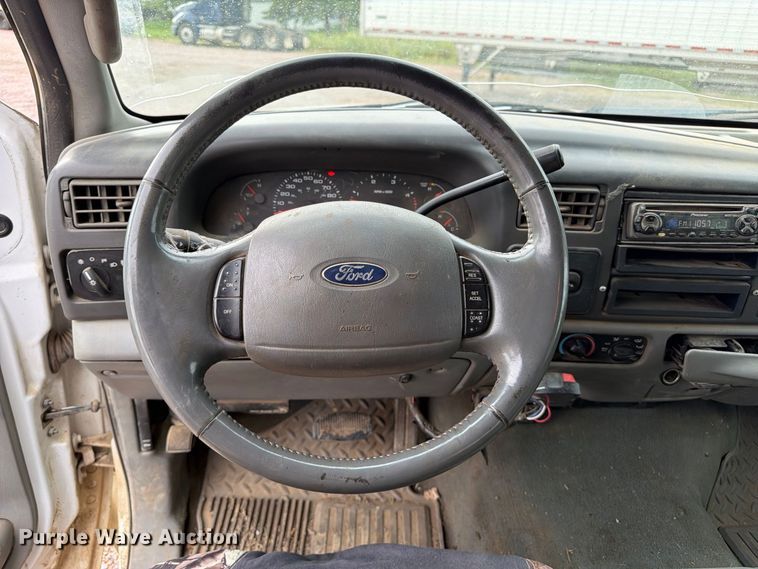 image for item FP3097 2004 Ford F350 Super Duty Crew Cab pickup truck