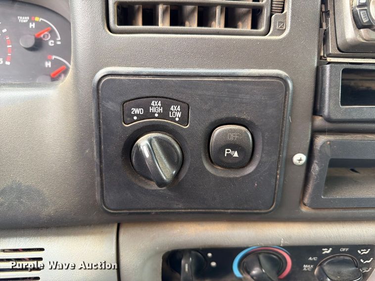image for item FP3097 2004 Ford F350 Super Duty Crew Cab pickup truck
