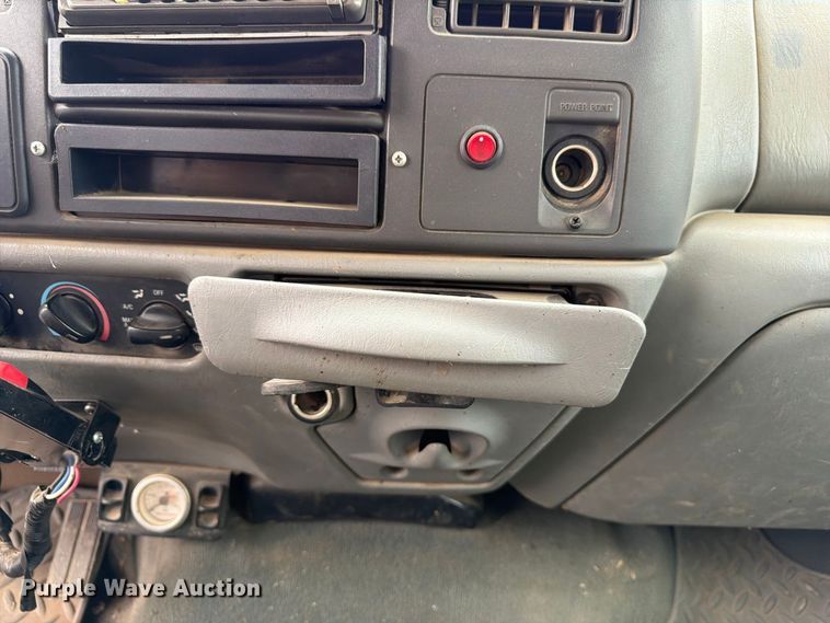 image for item FP3097 2004 Ford F350 Super Duty Crew Cab pickup truck