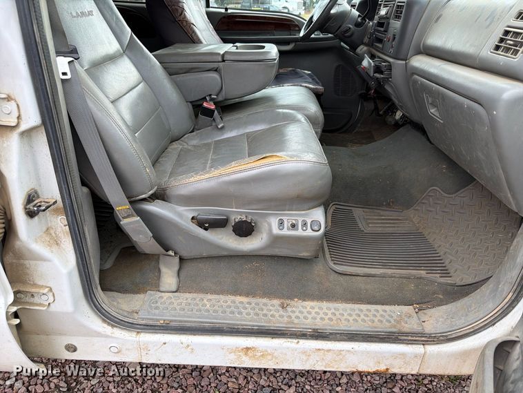 image for item FP3097 2004 Ford F350 Super Duty Crew Cab pickup truck