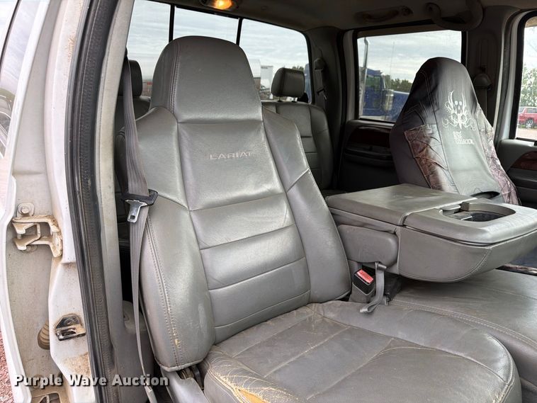 image for item FP3097 2004 Ford F350 Super Duty Crew Cab pickup truck